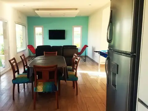 Casa 5 ambientes con 3 baños