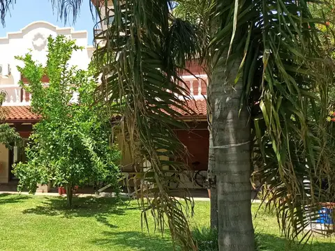 COUNTRY AYRES DEL SUR - 4 DORM. (2 en PB). Piscina c/ Hidro