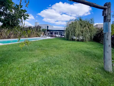 Casa en Venta con 7 cocheras