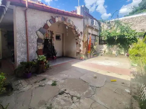 CASA A LA VENTA 20 DE JUNIO ESQUINA BELGRANO VG.G.