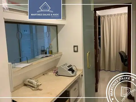 Oficina 5 ambientes con 2 baños