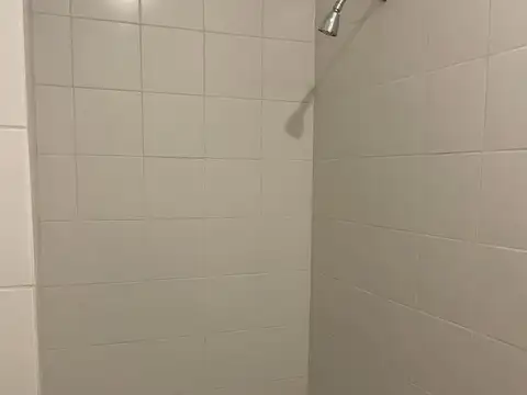 Casa en Alquiler con 2 cocheras