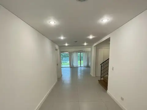Casa en Alquiler de 4 dormitorios