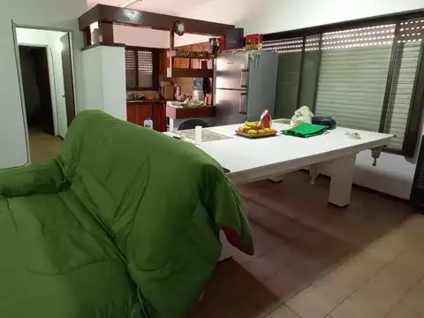 RETASADO. Depto 2 ambientes por escalera, en Quilmes Centro