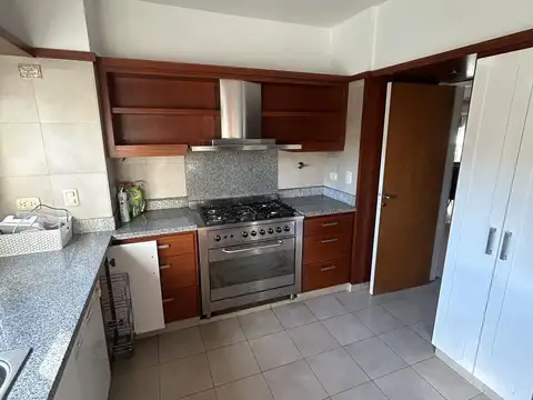 Departamento en Alquiler de 3 dormitorios