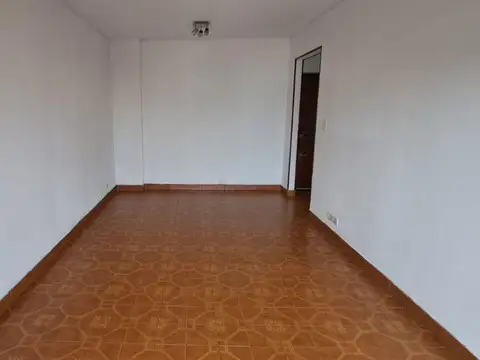 Departamento en Alquiler en Coghlan, $ 900.000
