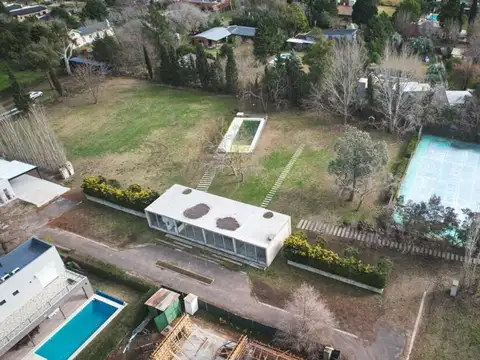VENTA DE TERRENO EN BARRIO BRUJAS PILAR
