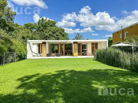 Casa en venta en Barrio Privado La Quinta con 3 dormitorios jardín y pileta