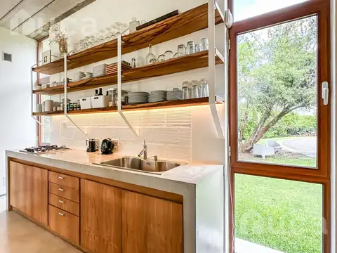 Casa en venta en Barrio Privado La Quinta con 3 dormitorios jardín y pileta