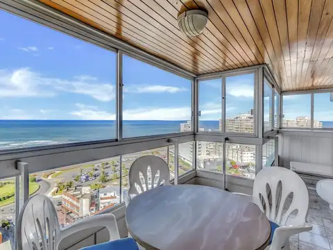 Departamento en Alquiler en Playa Mansa, USD 4.750