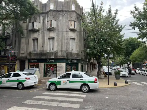 LOCAL A LA VENTA EN LA PLATA