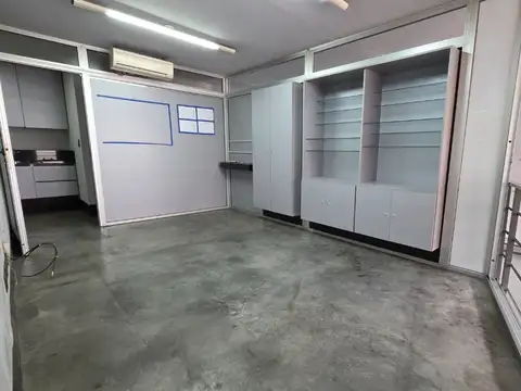 Oficina 2 ambientes con 4 baños