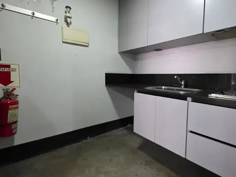 Oficina en Alquiler con 1 cochera