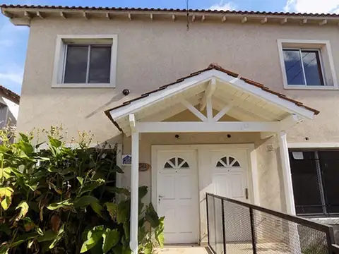 Depto Tipo Casa en Venta de 3 ambientes