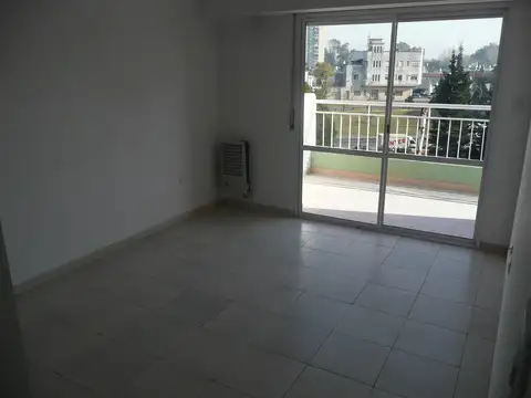 Depto Tipo Casa en Alquiler de 3 ambientes