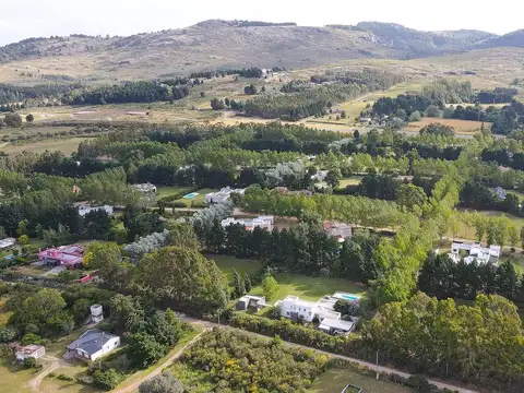 Casa en Venta con 4 cocheras