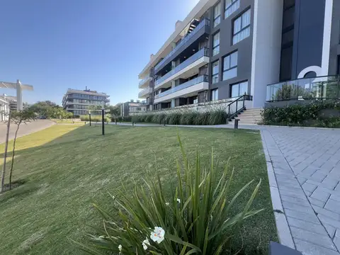 ¡Venta! Departamento en PB, Green Park, Valle Escondido ¡Único en su categoría!