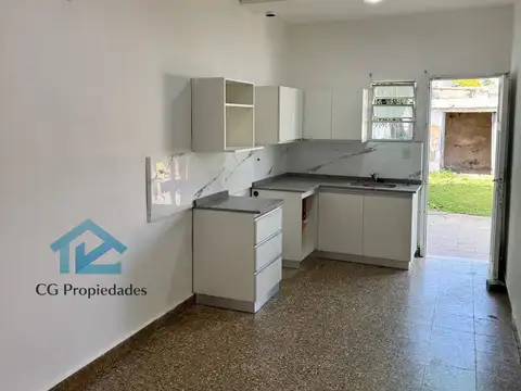 Casa 9 ambientes con 1 baño