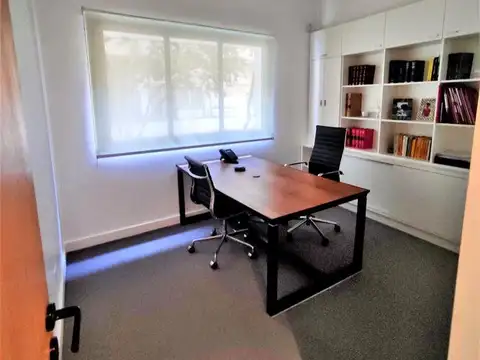 Venta PERMUTA OFICINA RECICLADA con muchisimo buen gusto- Retiro Apto Prof