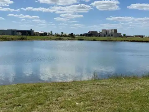 Venta de lote al agua en San Sebastián área 1,  Pilar