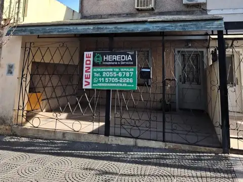 CASA EN PH, 3 DORM., CON PATIO *** EXCELENTE UBICACIÓN ***