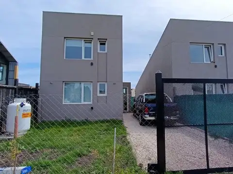 DUPLEX EN ALQUILER PERMANENTE, TRES AMBIENTES. 