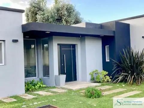 Casa en venta c/ cochera en Manzanares Chico