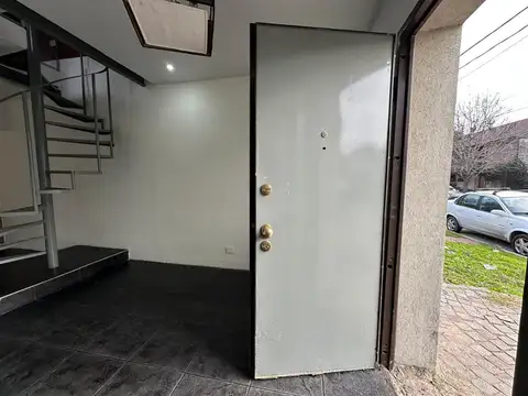 Depto Tipo Casa en Venta de 2 ambientes