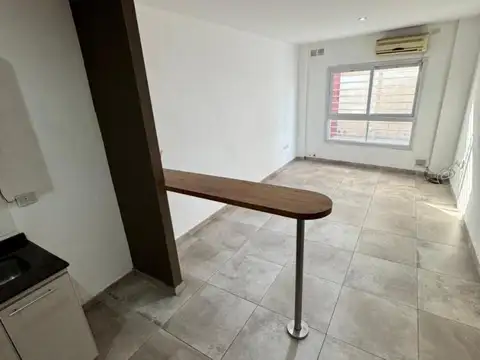 Maza 200, Piso PB