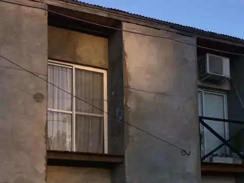 Depto Tipo Casa 4 ambientes con 1 baño