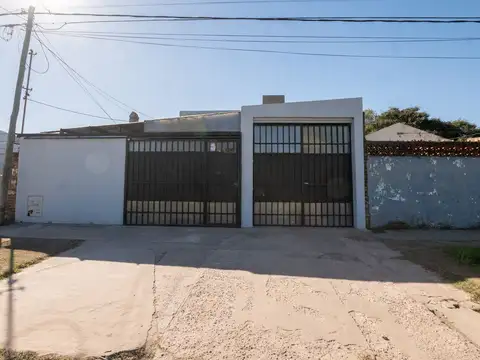 Casa 3 dorm , patio y cochera + Dpto 1 dorm PA