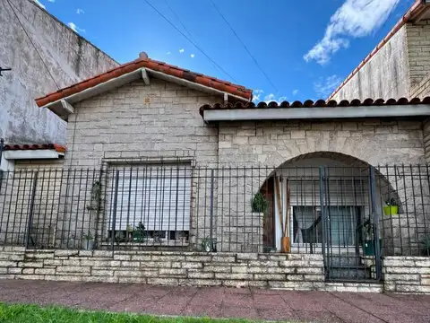 Casa en Venta en Quilmes Oeste, USD 88.000