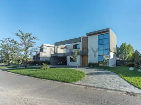 ALQUILER ANUAL CASA AMOBLADA 5 AMBIENTES -  EL CANTÓN NORTE A LA LAGUNA