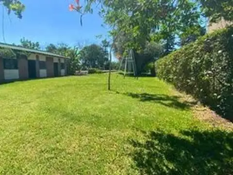 Casa en Venta con 3 cocheras