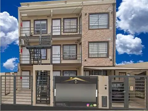Venta De Departamento 2 Ambientes Con Patio Y Cochera