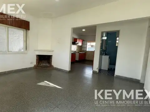 Casa en Venta con 2 cocheras