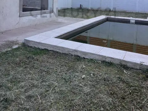 Casa 3 ambientes con 1 baño