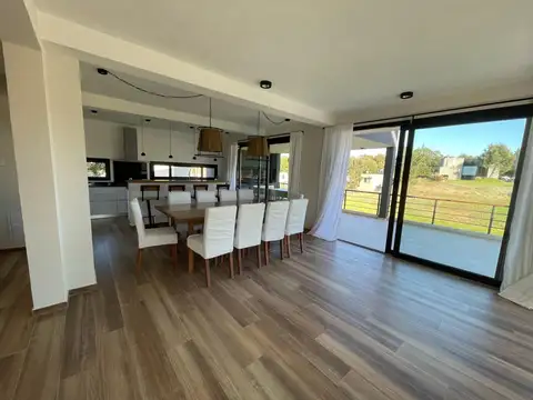 Casa en Alquiler de 5 dormitorios