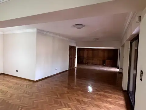 Departamento en Venta de 8 ambientes