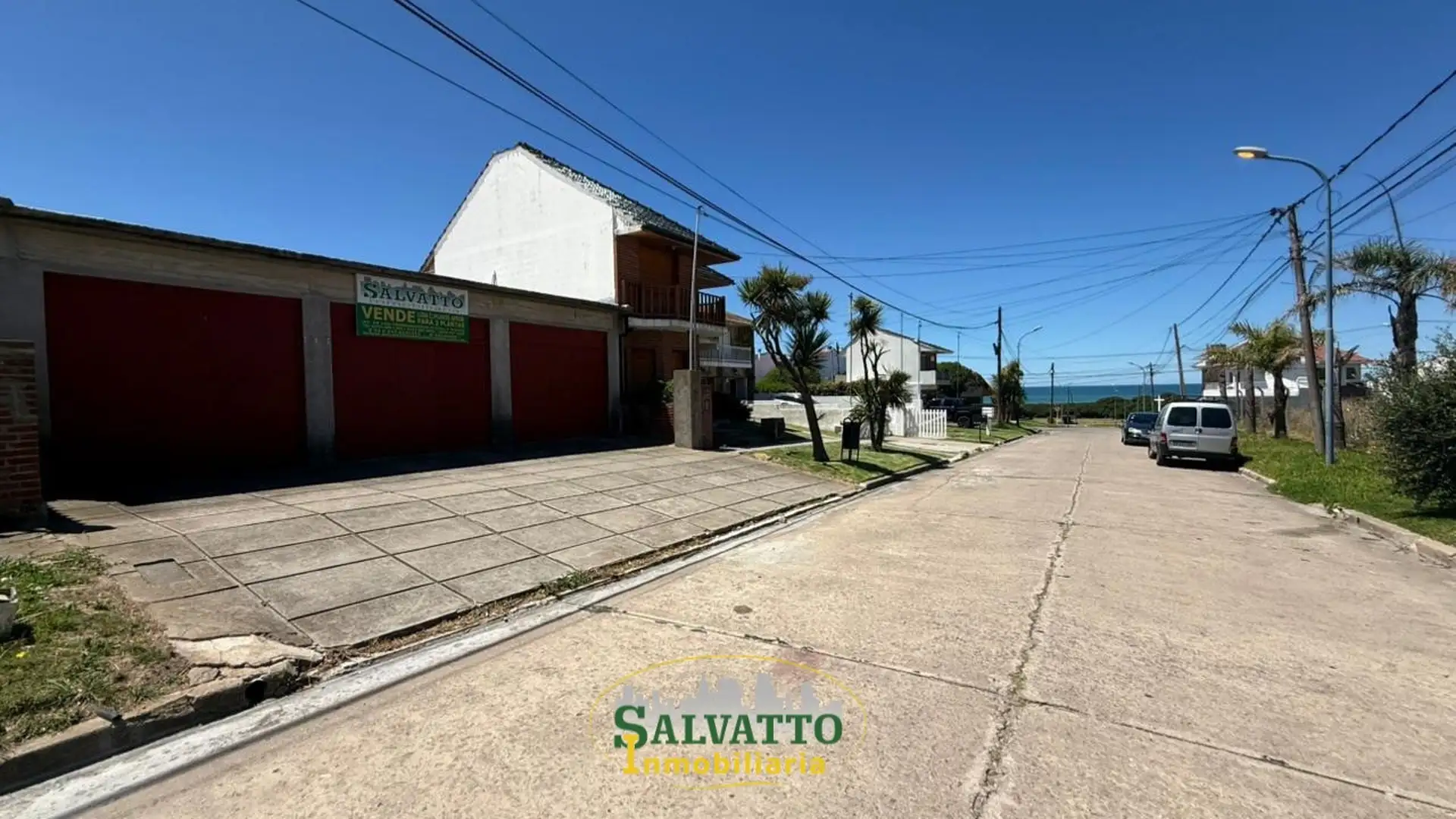 Losa con planos aprobados a metros del mar