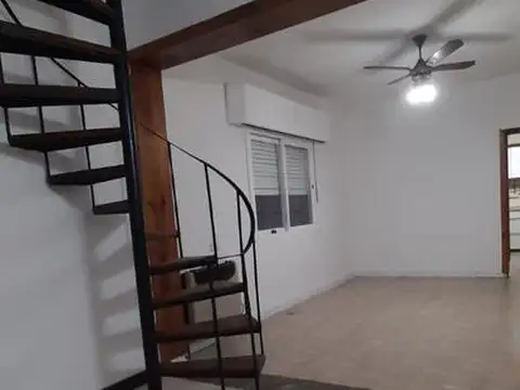 Depto Tipo Casa en Alquiler de 2 ambientes