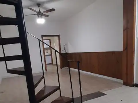Depto Tipo Casa en Alquiler en Villa Galicia, $ 680.000