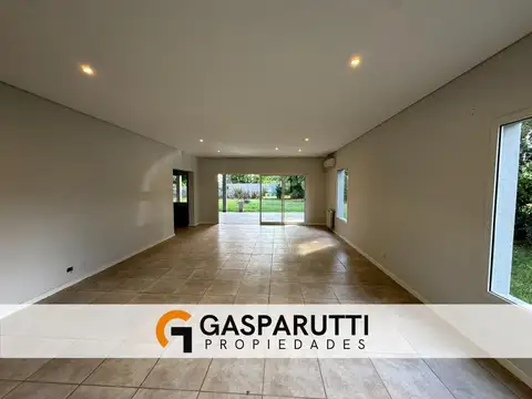 Casa 4 ambientes con 3 baños