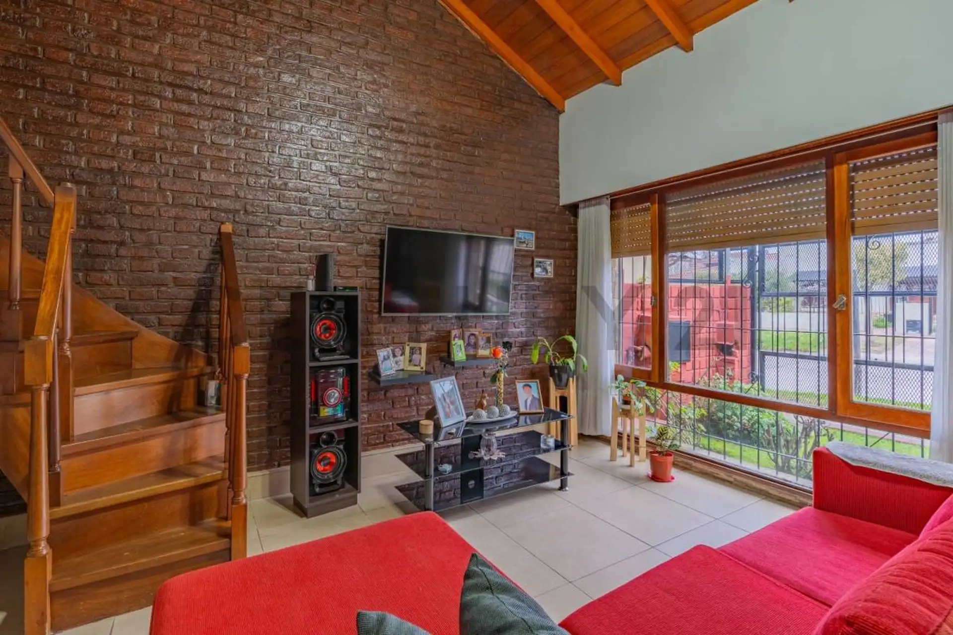 Venta Casa + Dúplex + Cochera para 18 Autos
