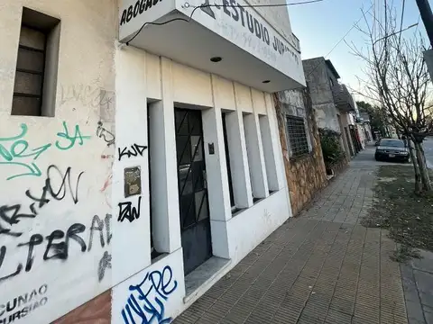 Av. Almte. Brown 3800 -