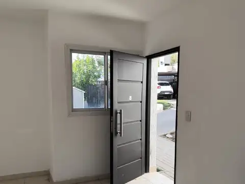 Duplex en venta| 2 dorm | Cochera