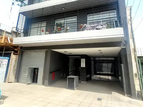 Alquiler Monoambiente con Balcón y Cochera Apto Profesional