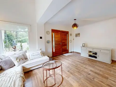 Casa 5 ambientes con 2 baños