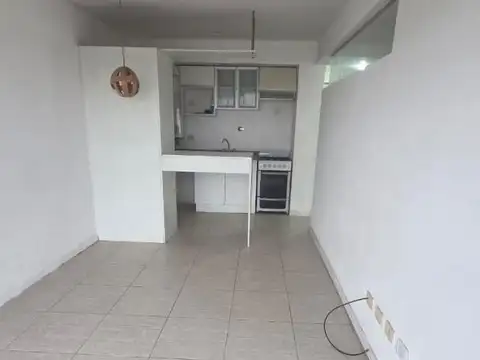 DEPARTAMENTO 2 AMB EN MUY BUENA UBICACION 