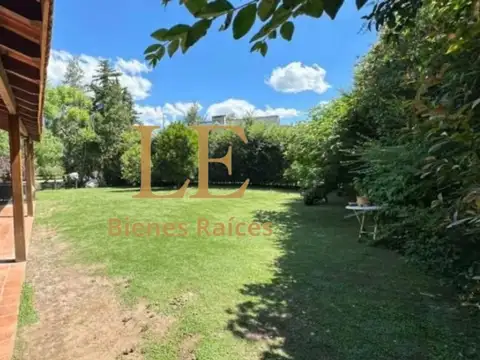 Casa en Venta con 4 cocheras